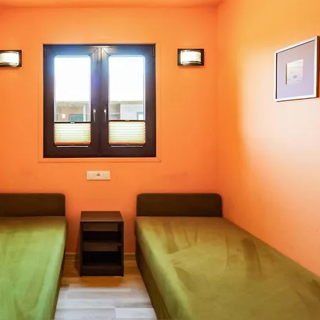 1 Bedroom Cozy In 度假居 Łazy