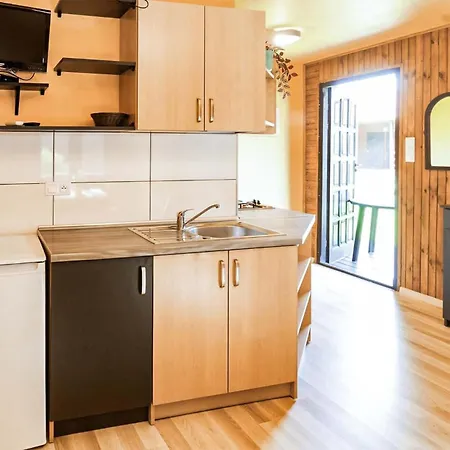 1 Bedroom Cozy In Łazy