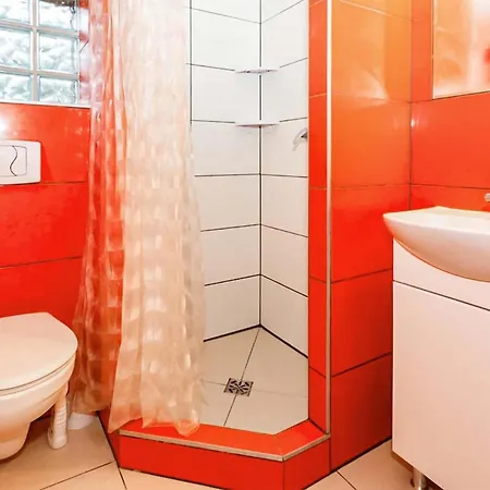 1 Bedroom Cozy In * Łazy