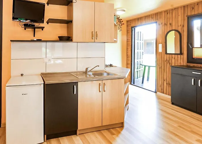 1 Bedroom Cozy In Łazy