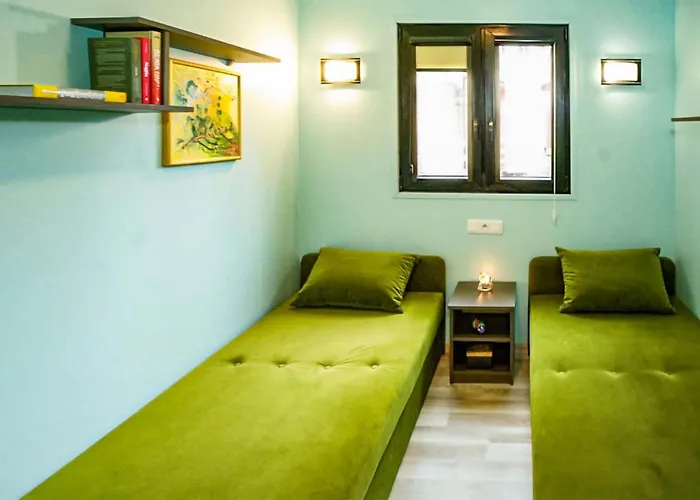 1 Bedroom Cozy In * Łazy